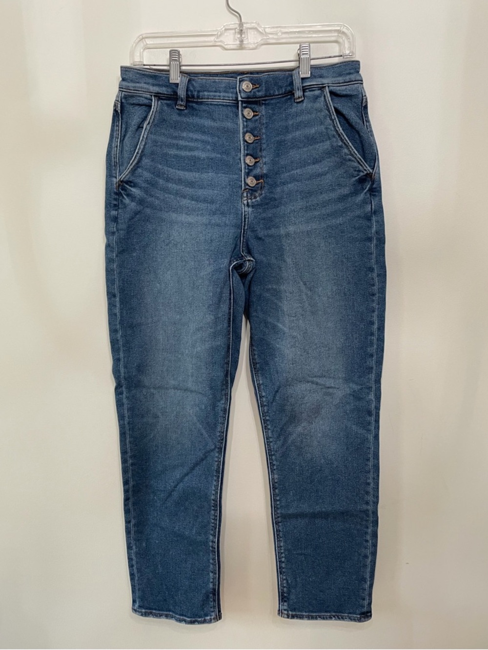 American Eagle Jeans Medium Wash Mom Jean Tapered Button Fly Denim Women’s Sz 8